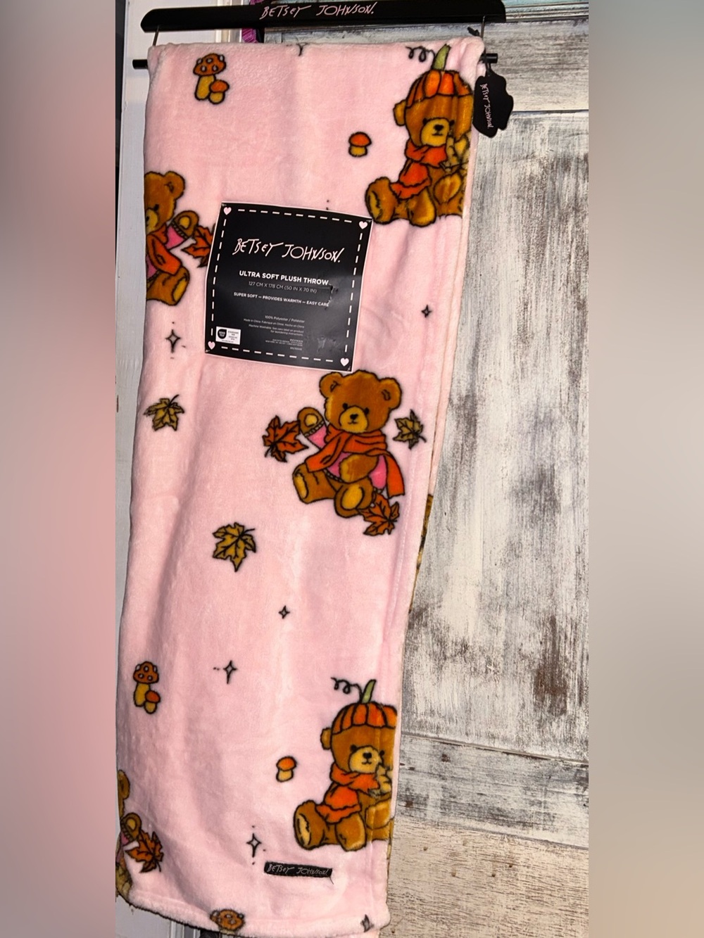Betsey Johnson ultra soft plush throw blanket with Halloween/autumn bears NWT